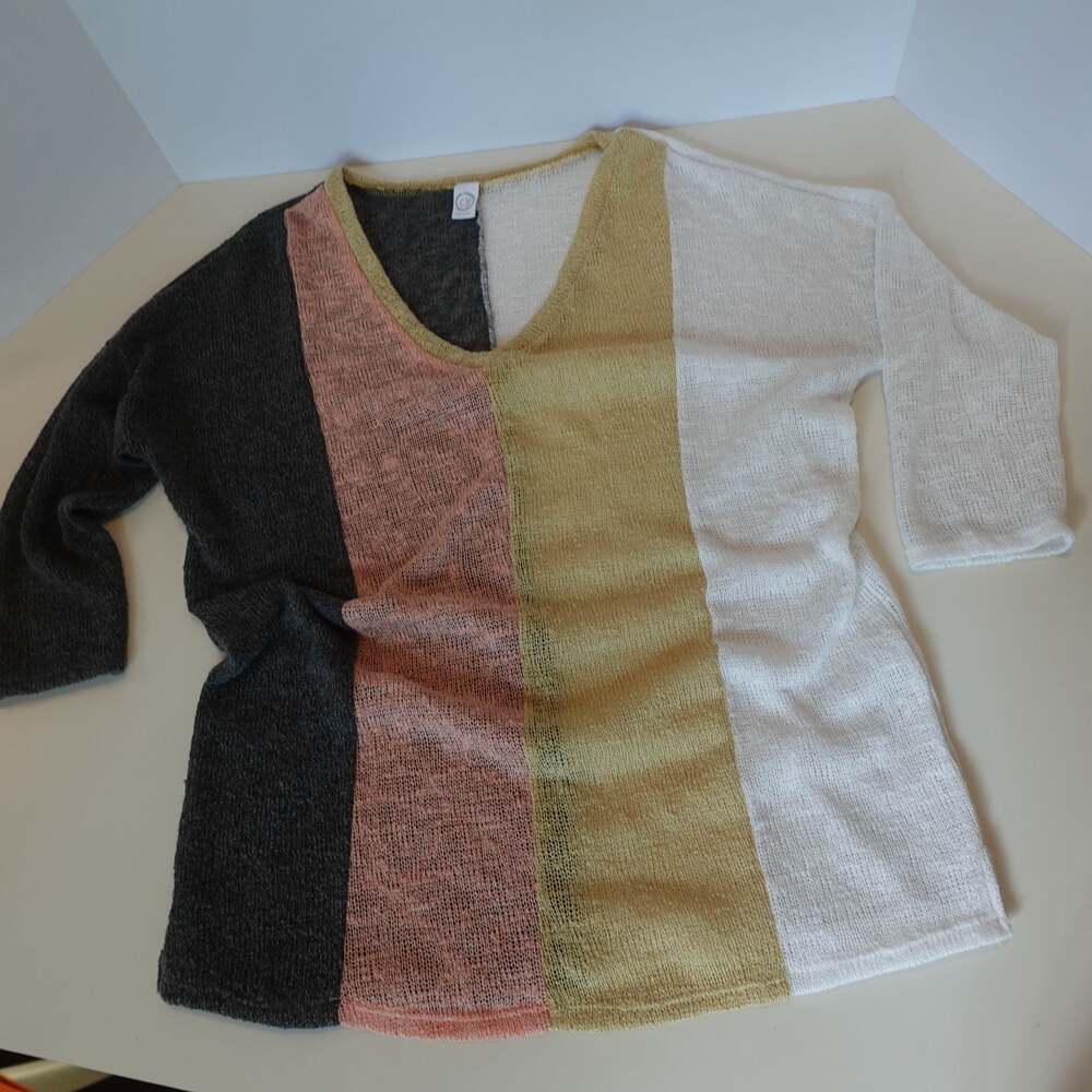 CY Fashion Multi-Color Block V-Neck Lightweight Knit Sweater